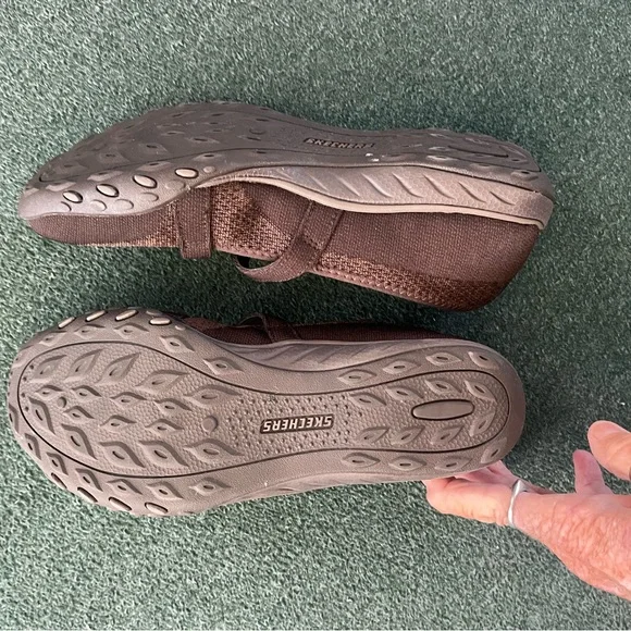 Skechers Relaxed Fit Women's 9.5 Brown Mary Jane Shoes comfort slip on flats - Picture 3 of 10